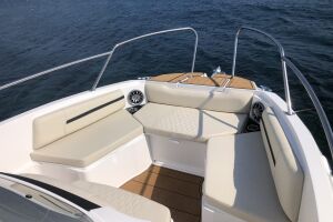 Rent a speed boat (Karnic SL651 225HP License needed)