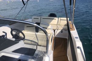 Rent a speed boat (Karnic SL651 225HP License needed)