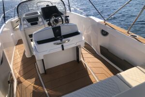 Rent a speed boat (Karnic SL651 225HP License needed)